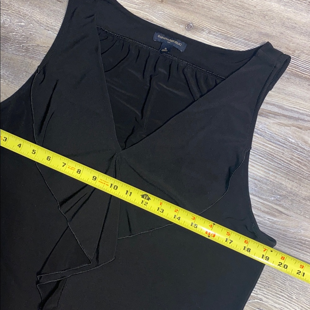 EUC BANANA REPUBLIC Black Spandex Ruffle Front Tank XL